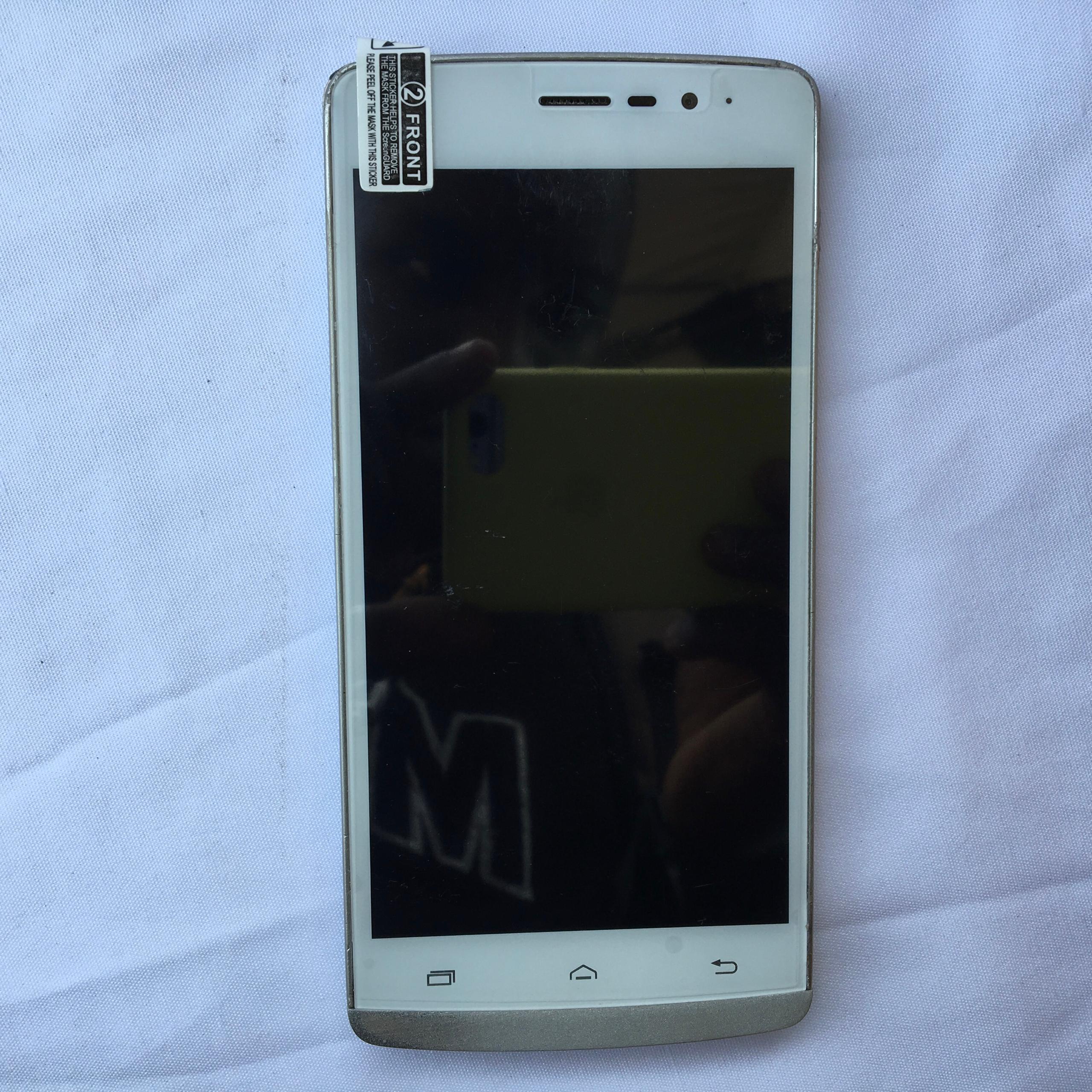 Tecno M821