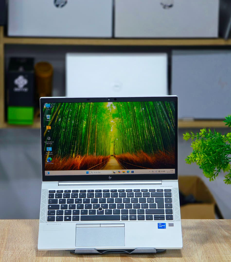 HP EliteBook 840 G8 core i5 vPRO ultraslim et très clean