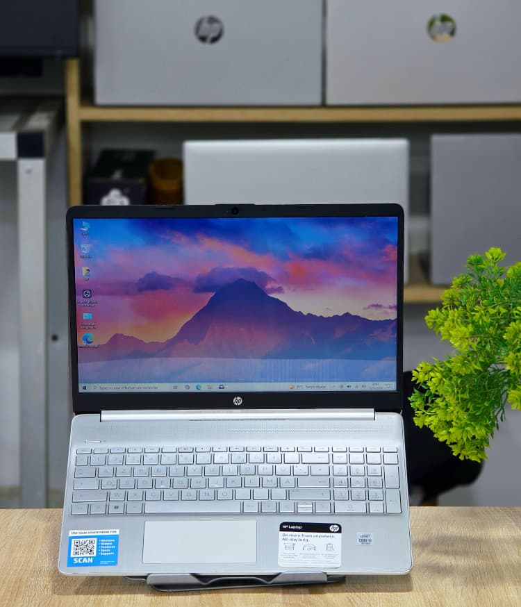HP Laptop 15-dy1xxx core i5 ultraslim et très clean
