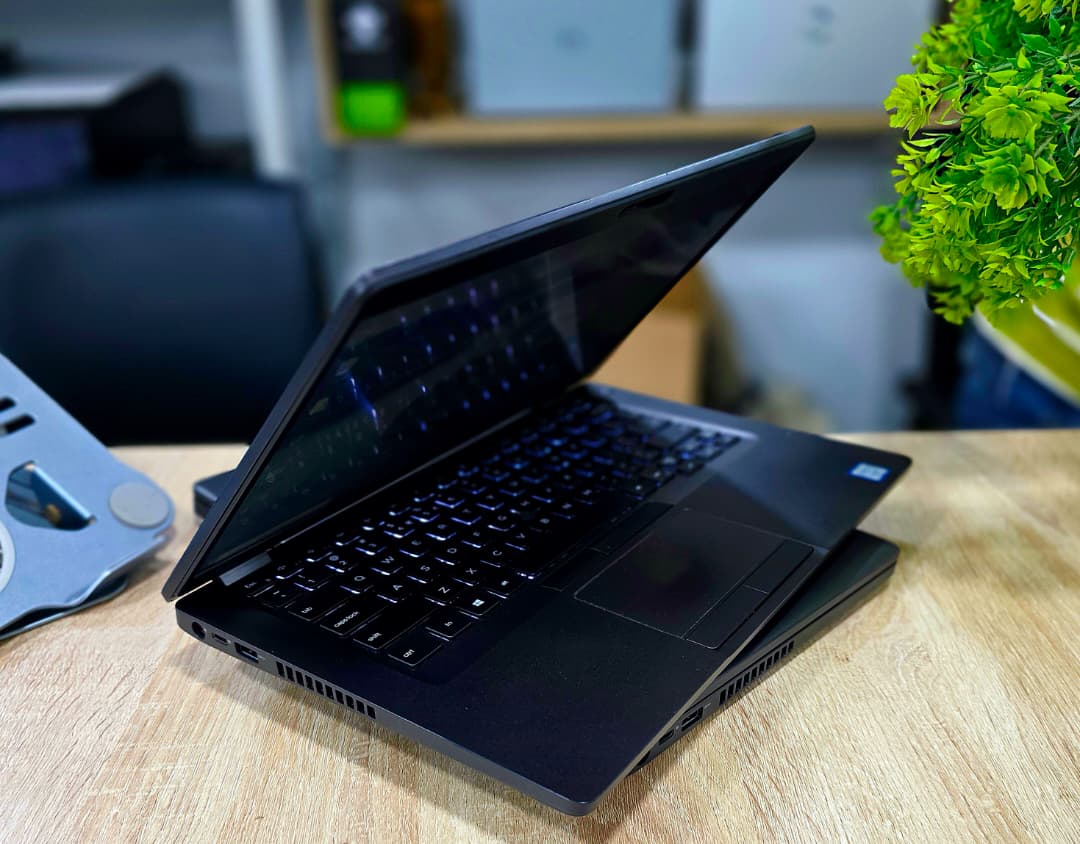 DELL LATITUDE 5400 core i5 vPro slim et très clean, Pc Ultra-rapide