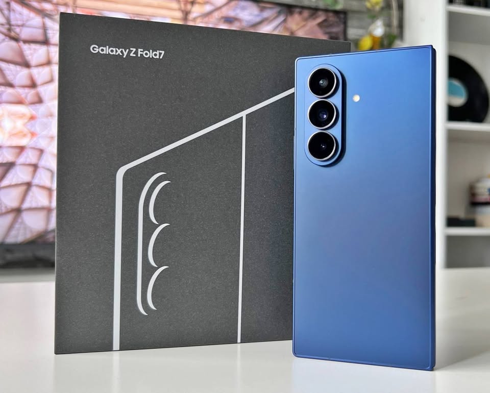 SAMSUNG Z FOLD 7 256GB NEUF EN CARTON