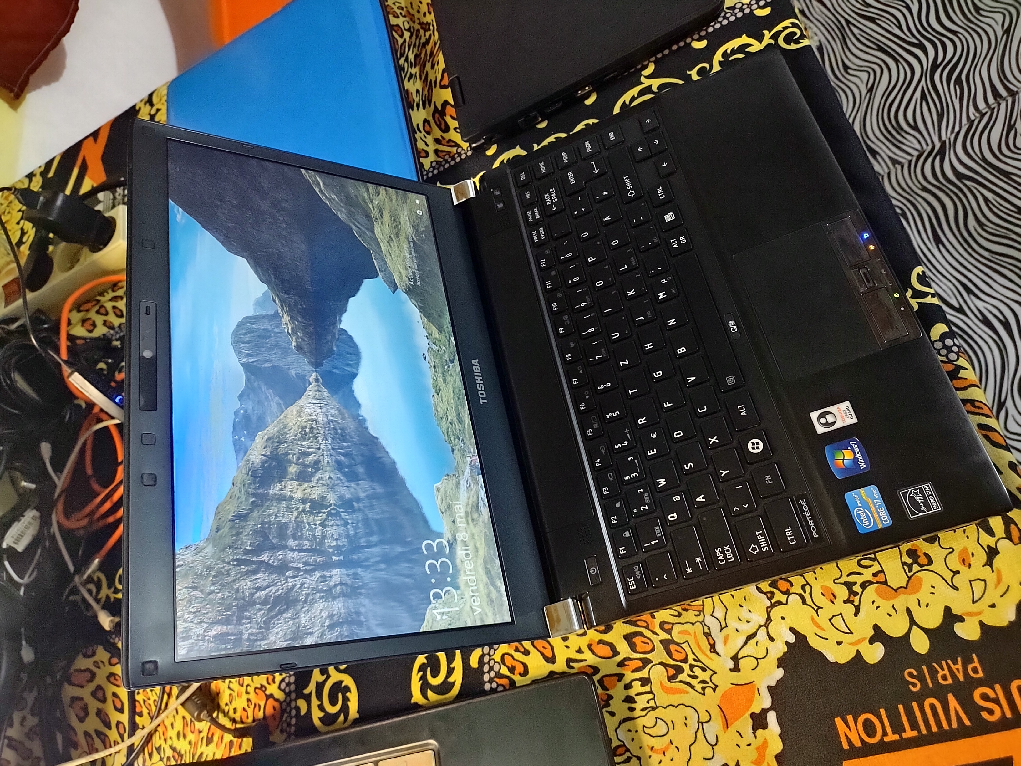 TOSHIBA INTEL CORE I7 BIEN RAPIDE État Occasionnel
