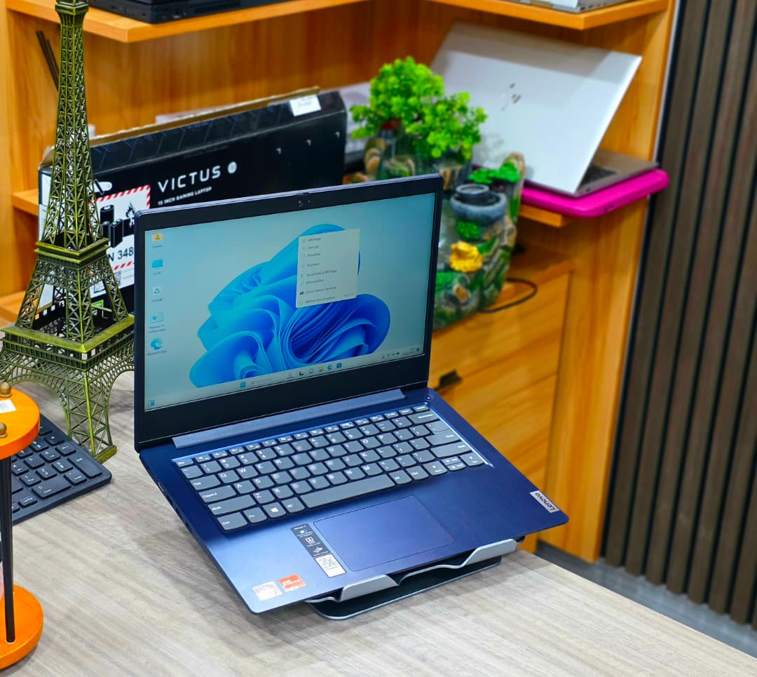 Lenovo Ideapad 3 RYZEN 5 3500U ultraslim et très clean